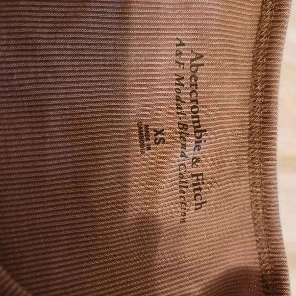 Abercrombie & Fitch micro mofal collection tan Brown Beige crewneck T-shirt basi - Picture 5 of 8